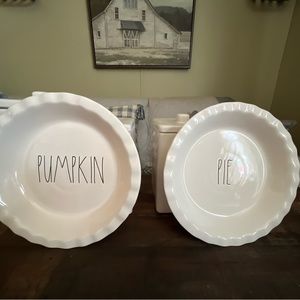 Rae dunn pie plates